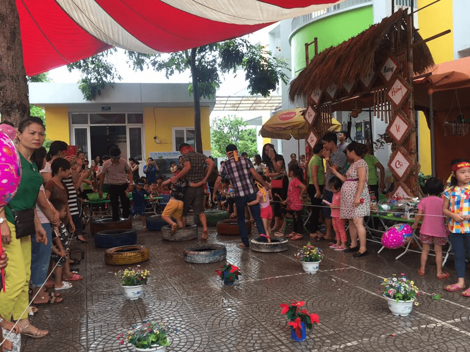 Cả phụ huynh và học sinh đều tham gia hoạt động của trường Cả phụ huynh và học sinh đều tham gia hoạt động của trường