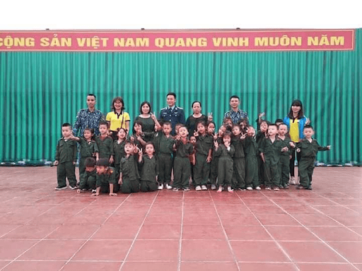 Học sinh trường mầm non Họa Mi tại Tiểu đoàn 61 - Trung đoàn 236 Học sinh trường mầm non Họa Mi tại Tiểu đoàn 61 - Trung đoàn 236