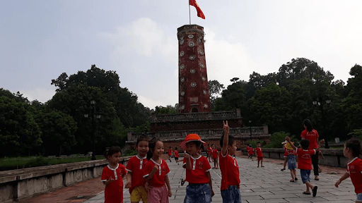 Chuyến tham quan dã ngoại của toàn thể học sinh trường Hoa Sen Chuyến tham quan dã ngoại của toàn thể học sinh trường Hoa Sen