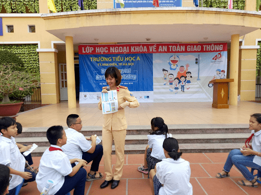 Hoạt động ngoại khóa về an toàn giao thông Hoạt động ngoại khóa về an toàn giao thông