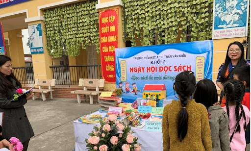Ngày hội đọc sách của trường tiểu học A thị trấn Văn Điển Ngày hội đọc sách của trường tiểu học A thị trấn Văn Điển