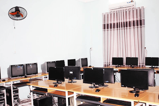 Phòng tin học của trường tiểu học Trần Phú Phòng tin học của trường tiểu học Trần Phú