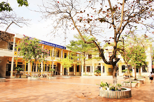 Trường tiểu học Trần Phú - Sơn Tây, Hà Nội Trường tiểu học Trần Phú - Sơn Tây, Hà Nội