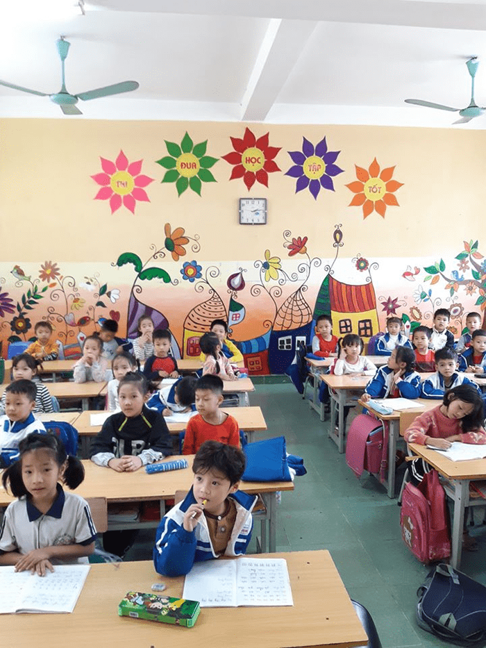 Khung cảnh đẹp, sinh động bên trong lớp học của trường tiểu học Sơn Đồng Khung cảnh đẹp, sinh động bên trong lớp học của trường tiểu học Sơn Đồng