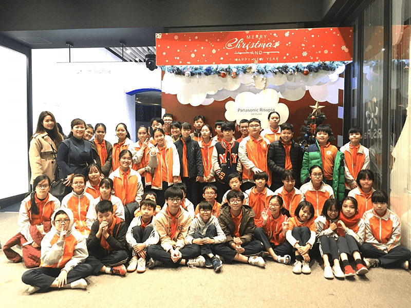 Các em học sinh của trường trong chuyến tham quan ngoại khóa tại trung tâm Panasonic Risupia Việt Nam Các em học sinh của trường trong chuyến tham quan ngoại khóa tại trung tâm Panasonic Risupia Việt Nam