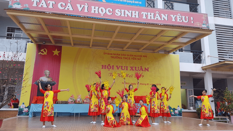 Hội vui xuân do trường THCS Yên Sở tổ chức
