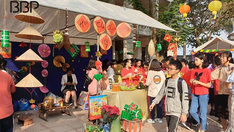 Nhà trường tổ chức hội chợ xuân 2020 cho các em học sinh Nhà trường tổ chức hội chợ xuân 2020 cho các em học sinh