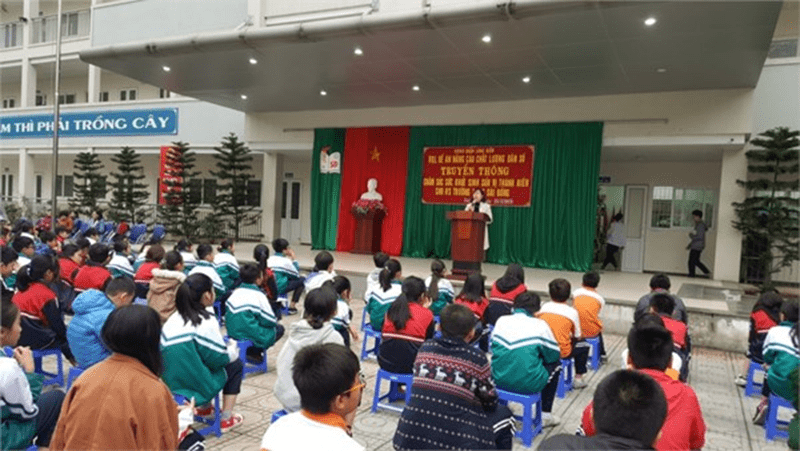 Buổi nói chuyện Chuyên đề về chăm sóc sức khỏe cho học sinh do nhà trường tổ chức Buổi nói chuyện Chuyên đề về chăm sóc sức khỏe cho học sinh do nhà trường tổ chức