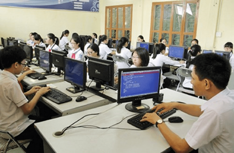 Phòng tin học của trường THCS Giang Biên Phòng tin học của trường THCS Giang Biên