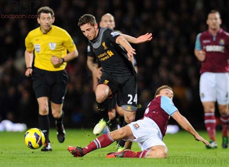 Mark Noble - hậu vệ với tốc độ và lối chơi có đầu óc Mark Noble - hậu vệ với tốc độ và lối chơi có đầu óc