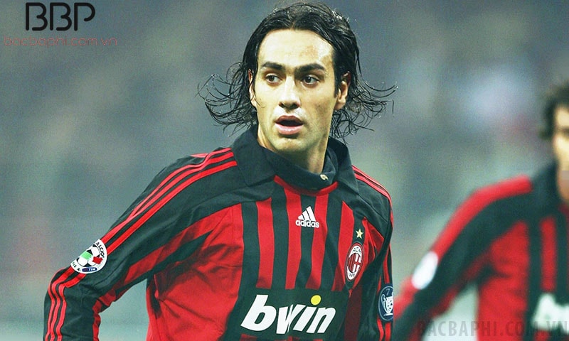 Alessandro Nesta - người thực hiện những pha tắc bóng điêu nghệ như múa bale trên sân cỏ Alessandro Nesta - người thực hiện những pha tắc bóng điêu nghệ như múa bale trên sân cỏ