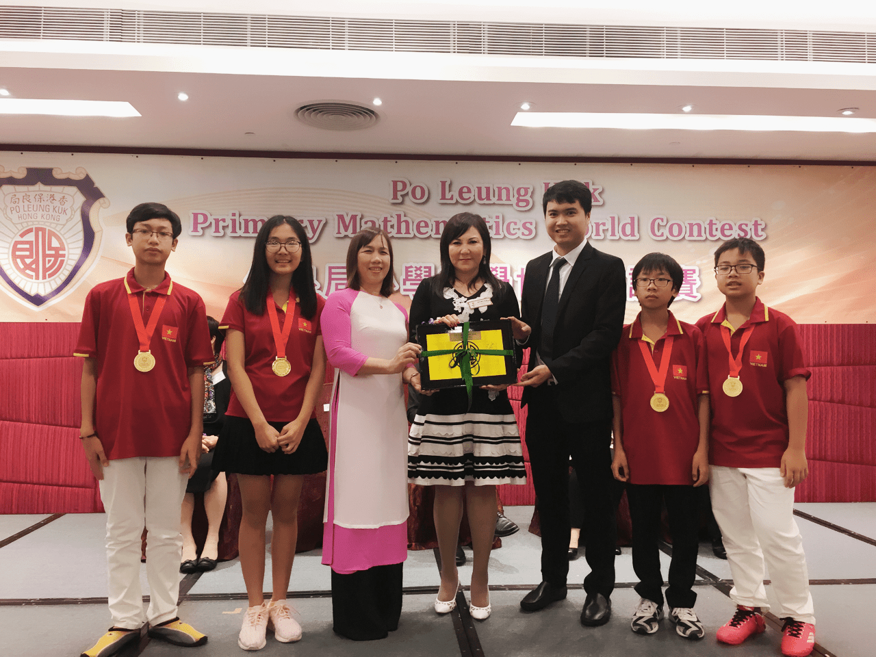 Học sinh trường THCS Cầu Giấy đạt huy chương đồng trong kỳ thi Toán Quốc tế Po Leung Kuk lần thứ 21 (21th PMWC) tổ chức tại Hong Kong Học sinh trường THCS Cầu Giấy đạt huy chương đồng trong kỳ thi Toán Quốc tế Po Leung Kuk lần thứ 21 (21th PMWC) tổ chức tại Hong Kong