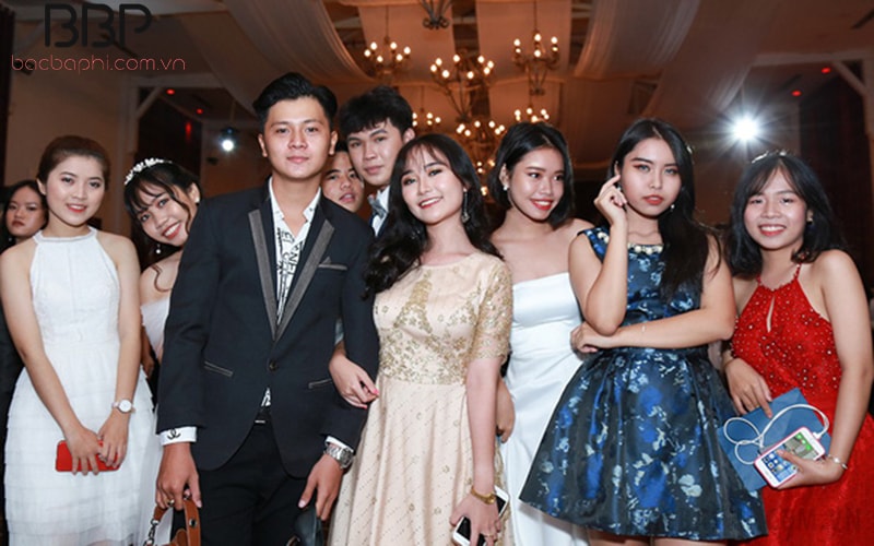 Lễ prom tốt nghiệp cuối khóa của học sinh trường THCS chuyên Hà Nội - Amsterdams Lễ prom tốt nghiệp cuối khóa của học sinh trường THCS chuyên Hà Nội - Amsterdams