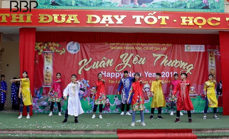 Ngày hội Xuân yêu thương do nhà trường tổ chức Ngày hội Xuân yêu thương do nhà trường tổ chức