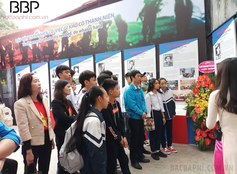 Cô trò trường THCS Chúc Sơn trong chuyến tham quan ngoại khóa của nhà trường Cô trò trường THCS Chúc Sơn trong chuyến tham quan ngoại khóa của nhà trường