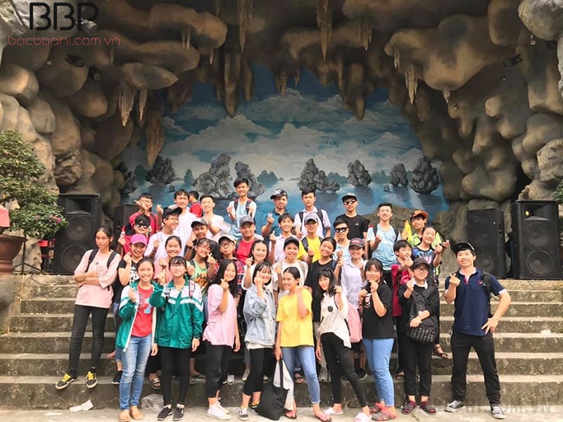 Chuyến tham quan tại khu du lịch Khoang xanh suối tiên của học sinh trường THCS Nguyễn Trãi Chuyến tham quan tại khu du lịch Khoang xanh suối tiên của học sinh trường THCS Nguyễn Trãi