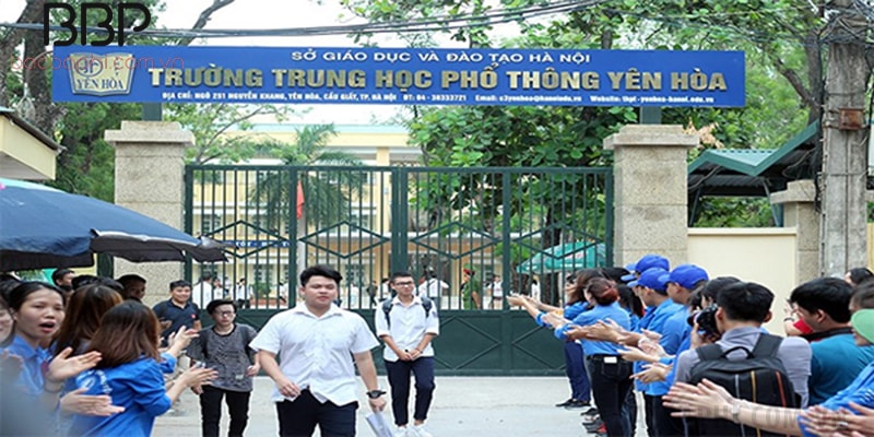 Trường THPT Yên Hòa Trường THPT Yên Hòa