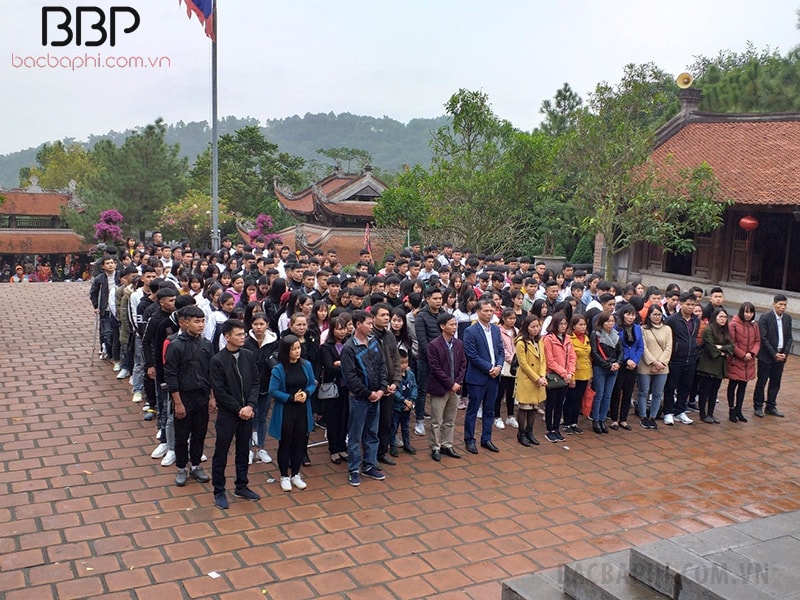 Hoạt động học tập Tham quan, tìm hiểu đền thờ các danh nhân tại Chí Linh, Hải Dương của học sinh trường THPT Minh Quang Hoạt động học tập Tham quan, tìm hiểu đền thờ các danh nhân tại Chí Linh, Hải Dương của học sinh trường THPT Minh Quang