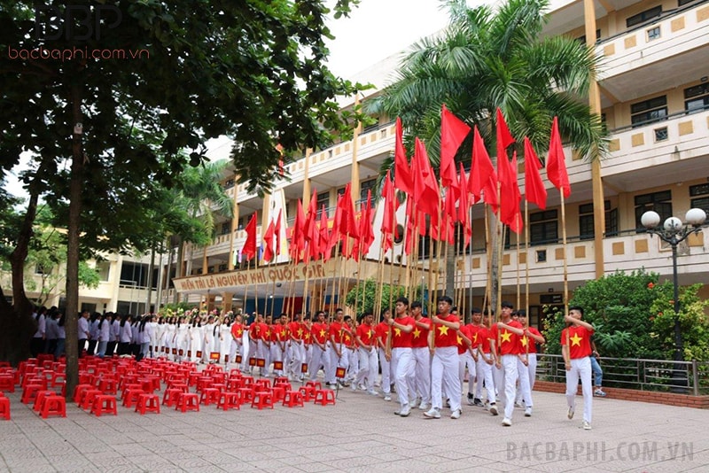 Trường THPT Xuân Mai - thị trấn Xuân Mai Trường THPT Xuân Mai - thị trấn Xuân Mai