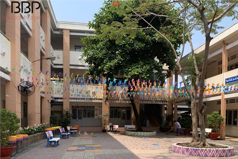 Một góc sân trường tiểu học Đinh Tiên Hoàng Một góc sân trường tiểu học Đinh Tiên Hoàng