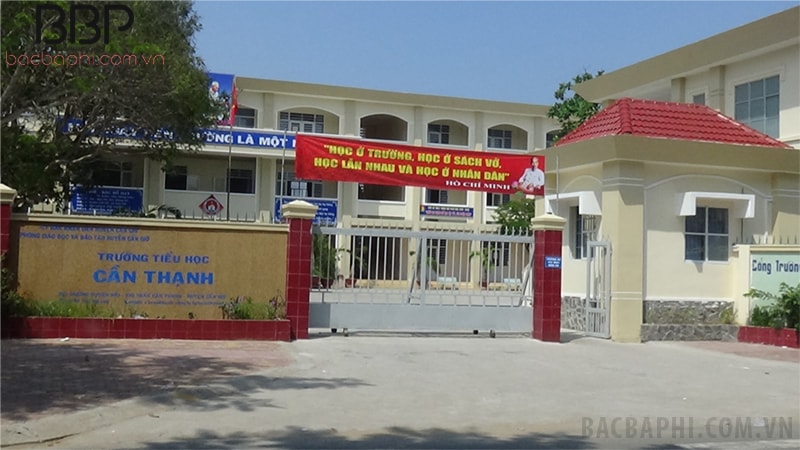 Cổng trường tiểu học Cần Thạnh Cổng trường tiểu học Cần Thạnh
