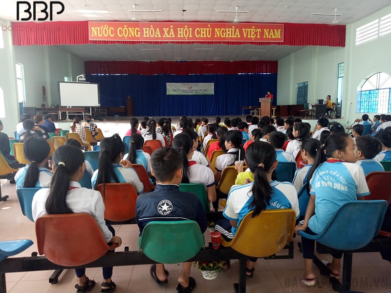 Khu vực nhà chức năng rộng lớn Khu vực nhà chức năng rộng lớn