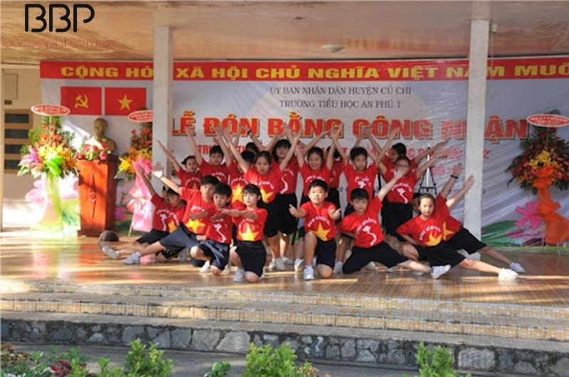 Hoạt động văn nghệ tại trường An Phú 1 Hoạt động văn nghệ tại trường An Phú 1